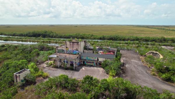 Bild 1 von 2: In dieser Anlage in den Everglades wurden Feststoffraketenantriebe für die Raumfahrt erforscht und getestet.