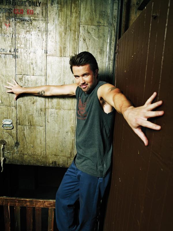 Bild 1 von 14: (5. Staffel) - Ist stets darum bemüht, männlich zu wirken: Mac (Rob McElhenney)