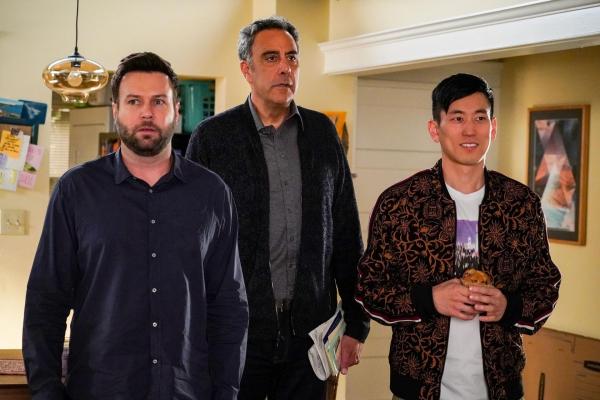 Bild 1 von 4: (v.l.n.r.) Will Cooper (Taran Killam); Douglas Fogerty (Brad Garrett); Miggy Park (Jake Choi)