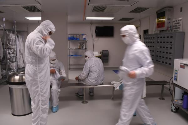Bild 1 von 3: 