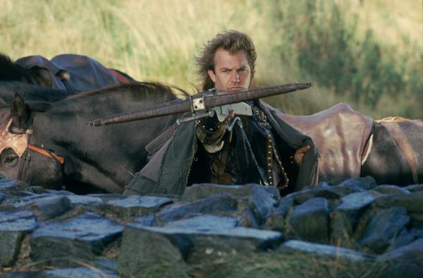Bild 1 von 3: Immer wieder gelingt es Robin Hood (Kevin Costner), seine Gegner in einen Hinterhalt zu locken.