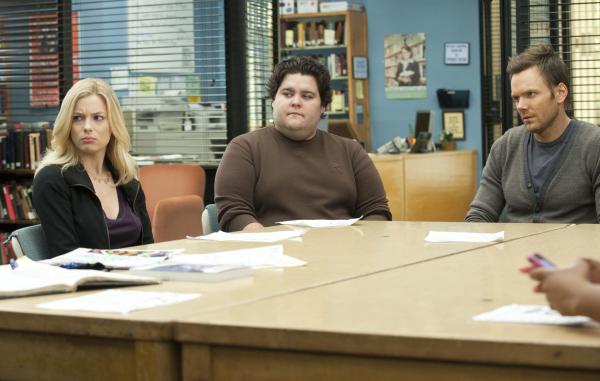 Bild 1 von 26: Aufgrund seiner Statur wird Neil (Charley Koontz, M.) von seinen Kommilitonen bald nur noch \