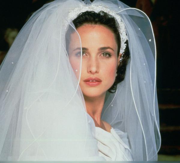 Bild 1 von 15: Carrie (Andie MacDowell) ist einfach unwiderstehlich - schön, schlagfertig und selbstbewusst ...