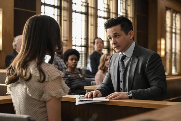 Bild 1 von 14: Sonya Waliczek (Holiday Kriegel, l.); Benny Colón (Freddy Rodriguez, r.)