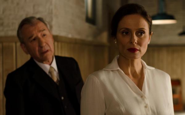 Bild 1 von 10: Don Emilio (José Sacristán, l.); Doña Blanca (Aitana Sánchez-Gijón, r.)