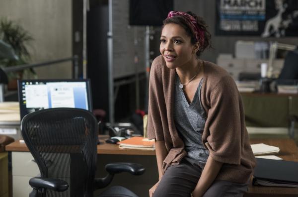 Bild 1 von 4: Maya Alston (Carmen Ejogo)