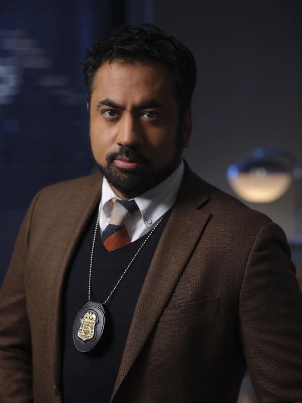 Bild 1 von 16: Shaan Tripathi (Kal Penn)