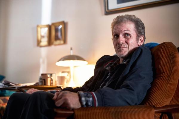 Bild 1 von 7: Bruce (Nicholas Cassim)