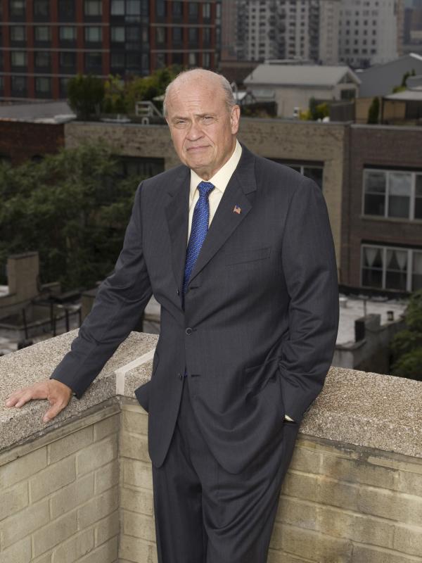 Bild 1 von 2: Fred Dalton Thompson as District Attorney Arthur Branch -- NBC
