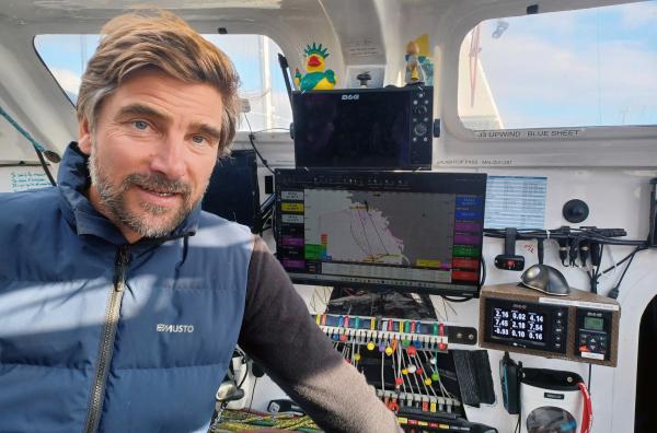 Bild 1 von 5: Starsegler Boris Herrmann segelt mit digitalem Wetterrouting. Mit diesen Programmen finden auch moderne Frachtsegler präzise Routen und umfahren jeden Sturm.