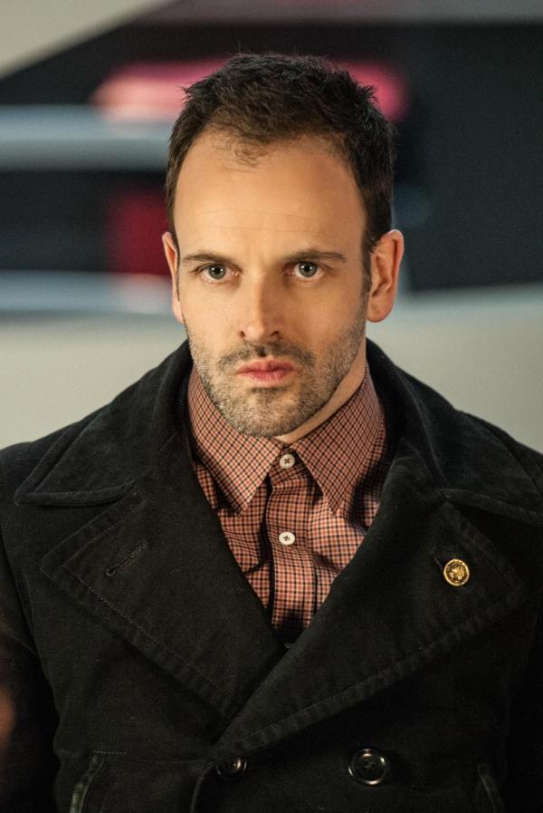 Bild 1 von 24: Sherlock Holmes (Jonny Lee Miller)