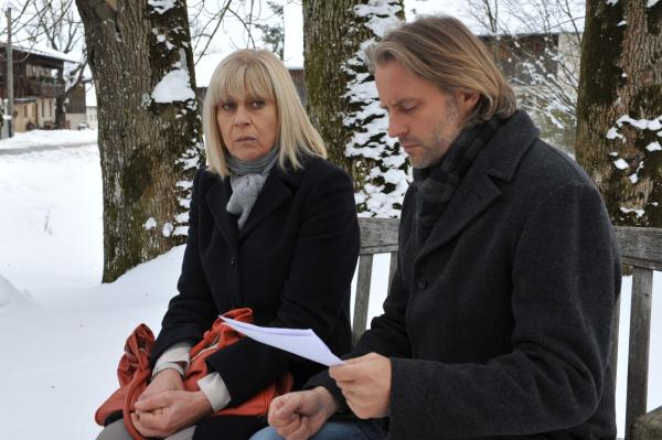 Bild 1 von 10: Charlotte (Mona Seefried, l.); Michael (Erich Altenkopf, r.)