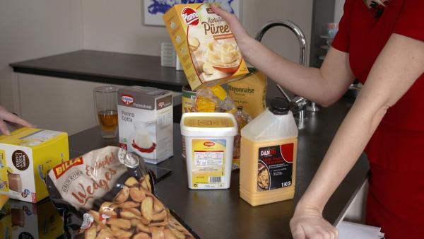 Bild 1 von 8: Im Bild: Convenience Produkte.