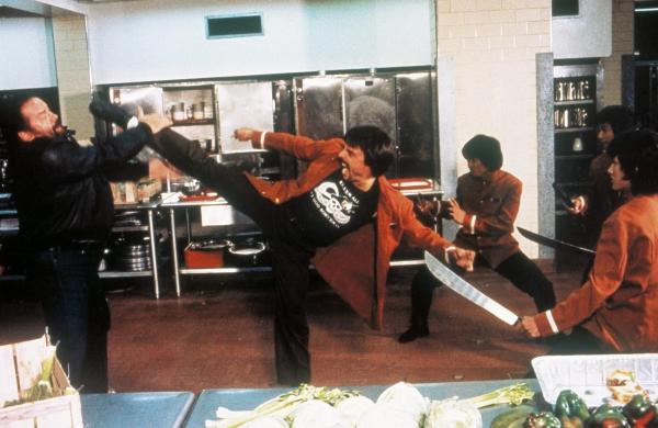 Bild 1 von 5: Doug O'Riordan (Bud Spencer, l.); Charlie Chan (Jeff Moldovan, r.)