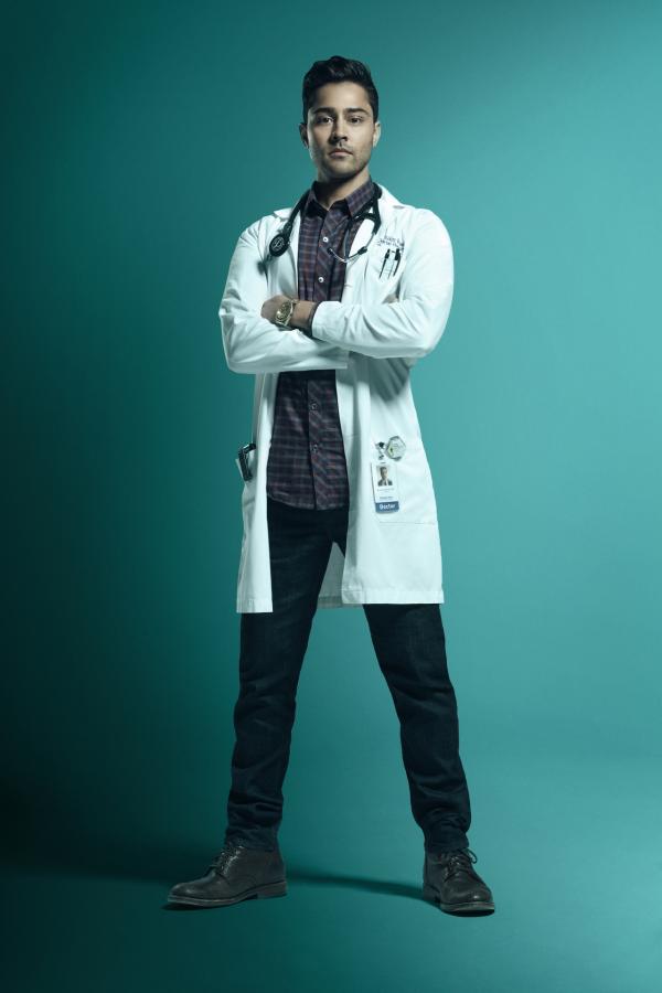 Bild 1 von 17: (2. Staffel) - Dr. Devon Pravesh (Manish Dayal)