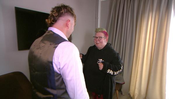 Bild 1 von 2: Paddy macht seiner Lausi einen Heiratsantrag