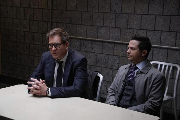 Bild 1 von 10: Dr. Jason Bull (Michael Weatherly, l.); Benny Colón (Freddy Rodriguez, r.)