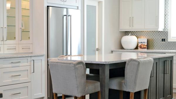 Bild 1 von 2: In der Küche finden die Familienmitglieder damals wie heute zusammen, um zu speisen und sich auszutauschen. Dementsprechend gemütlich und schick soll ihr Ambiente sein.