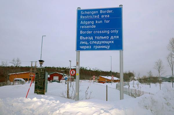 Bild 1 von 7: Der letzte noch offene Grenzübergang nach Russland, nahe der Stadt Kirkenes in Norwegen.