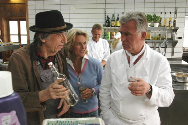 Bild 1 von 16: Im Bild (v.li.): Herbert Fux (Max Seidel), Andrea L?Arronge (Gräfin Schönberg), Heinz Marecek (Hannes Kofler).