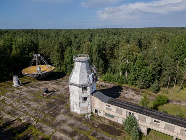 Bild 1 von 13: Damals einer der geheimsten Orte der Sowjetunion, heute eine Ruine: Irbene. Die Militärbasis dient zur Spionage und Fernaufklärung im Kalten Krieg.