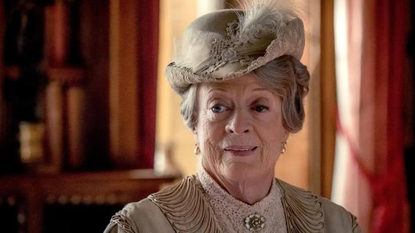 Bild 1 von 8: Violet Crawley (Maggie Smith)