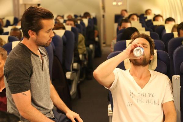 Bild 1 von 8: Mac (Rob McElhenney, l.); Charlie Kelly (Charlie Day, r.)