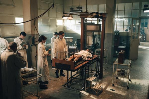 Bild 1 von 6: Marthe (Pauline Etienne, M.)