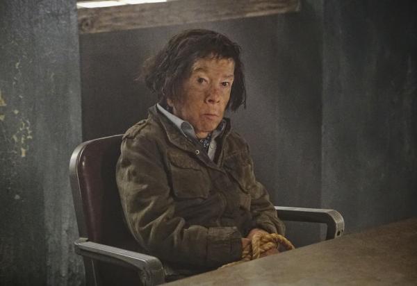 Bild 1 von 12: Noch immer wird Hetty (Linda Hunt) an einem unbekannten Ort in Vietnam festgehalten. Kann das Team das geheime Versteck aufspüren?