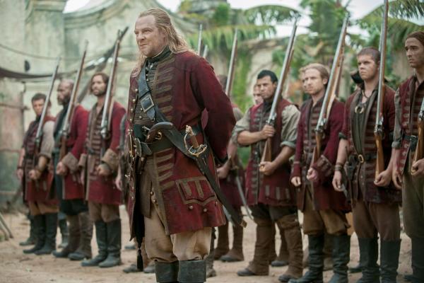 Bild 1 von 12: Captain Berringer (Chris Larkin) beschuldigt Max des Verrats und versucht, die Namen von Spitzel zu erhalten. Dieser Plan geht allerdings nicht auf ...