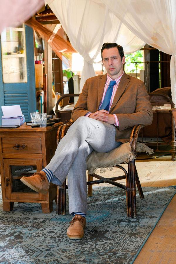 Bild 1 von 12: Im Bild: Ralf Little (DI Neville Parker).