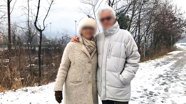 Bild 1 von 6: Das vermisste Ehepaar aus Bozen bei einem Spaziergang im Schnee