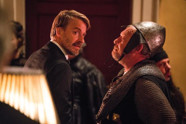 Bild 1 von 12: Max von Pufendorf (Julian Crael), Philip O'Sullivan (Colonel Crael)