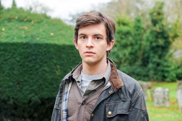 Bild 1 von 11: Im Bild: Jonathan Bailey (Titus Mortmaigne).