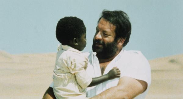Bild 1 von 4: Bodo (Baldwin Dakile, l.); Rizzo 'Piedone' (Bud Spencer, r.)