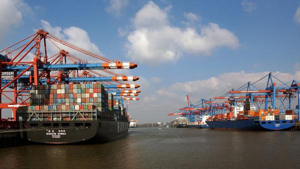 Bild 1 von 2: Der Hamburger Hafen, von den Menschen in der Hansestadt gern das \