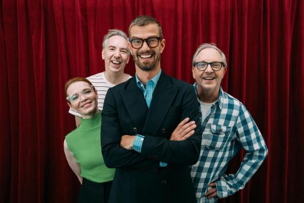 Bild 1 von 3: (v.l.n.r.) Karoline Herfurth; Olli Schulz; Joko Winterscheidt; Olli Dittrich