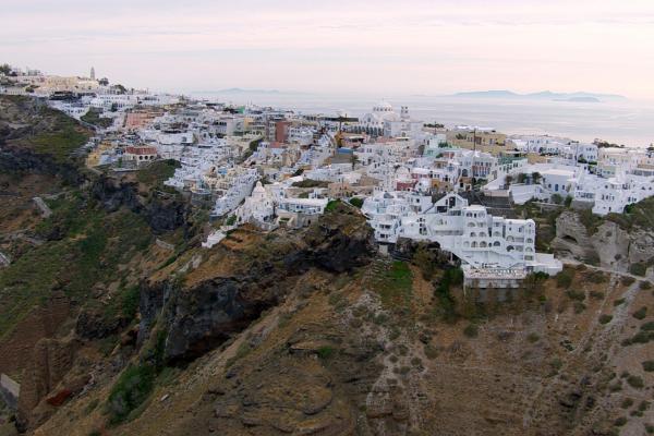 Bild 1 von 4: Santorin - entstanden auf den Resten eines Vulkans