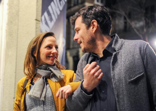 Bild 1 von 11: Im Bild: Katharina Schüttler (Alina), Manuel Rubey (Jarek).