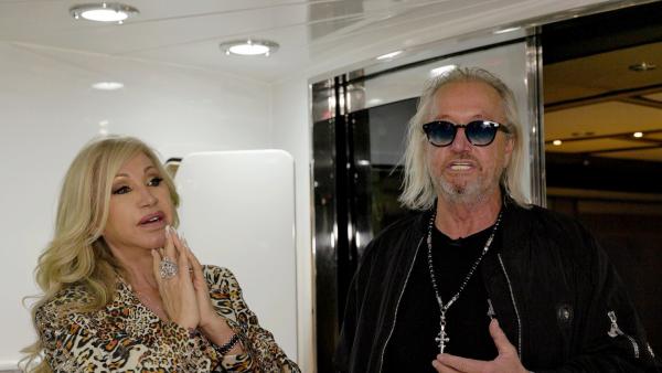 Bild 1 von 5: S24E17: Carmen und Robert entscheiden über die Zukunft der Inneneinrichterin auf der Indigo Star.