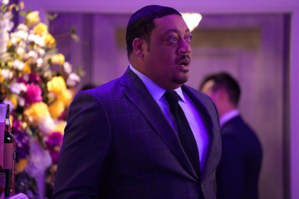 Bild 1 von 11: Kenneth (Cedric Yarbrough)
