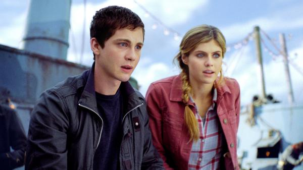 Bild 1 von 6: Percy Jackson (Logan Lerman) sucht mit Annabeth (Alexandra Daddario) und Tyson das Goldene Vlies, um das Camp zu retten.