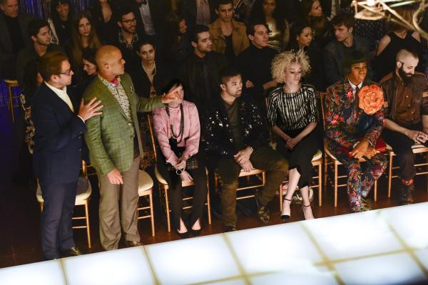 Bild 1 von 20: Möchten sich auf der Fashion Week eine Show der Designerin Nella Wester aus der ersten Reihe ansehen: Bull (Michael Weatherly, l.) und Chunk (Chris Jackson, r.).
