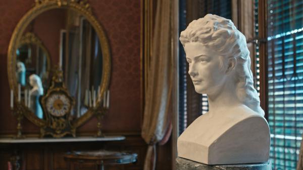 Bild 1 von 3: Kaiserin Elisabeth von Österreich (1837-1898) testete für ihre Schönheit viele Rezepte.