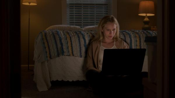 Bild 1 von 3: Die Übersetzerin Daniela Greene (hier dargestellt von Piper Parks) wurde vom FBI beauftragt, online mit Dennis Cuspert in Kontakt zu treten.