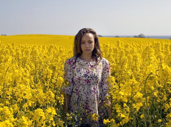 Bild 1 von 1: Dolores Maria Santana (Ashley Madekwe) hat schreckliche Angst.