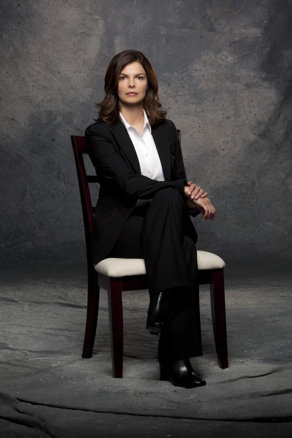 Bild 1 von 11: (8. Staffel) - Alex Blake (Jeanne Tripplehorn) ist neu im B.A.U.-Team ...