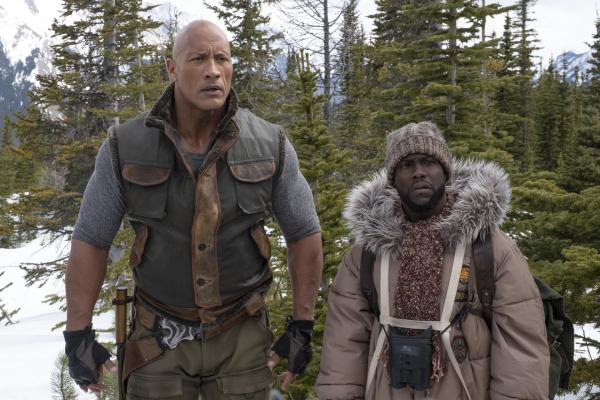 Bild 1 von 11: Dr. Smolder Bravestone (Dwayne Johnson, l.); Franklin \