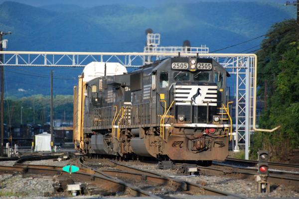 Bild 1 von 1: Diesellok 2505 in Roanoke, Virginia.