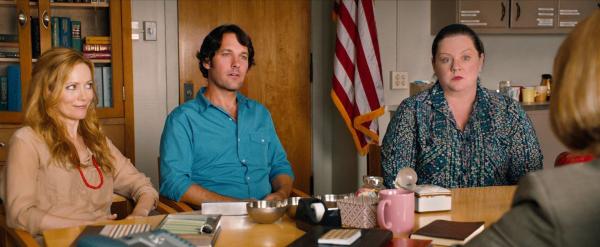 Bild 1 von 20: Da kann nur noch die Direktorin helfen! Debbie (Leslie Mann, l.) und Pete (Paul Rudd, M.) werden, zusammen mit der etwas exzentrischen Catherine (Melissa McCathy, r.) zur Direktorin der Schule ihrer Kinder gerufen ...